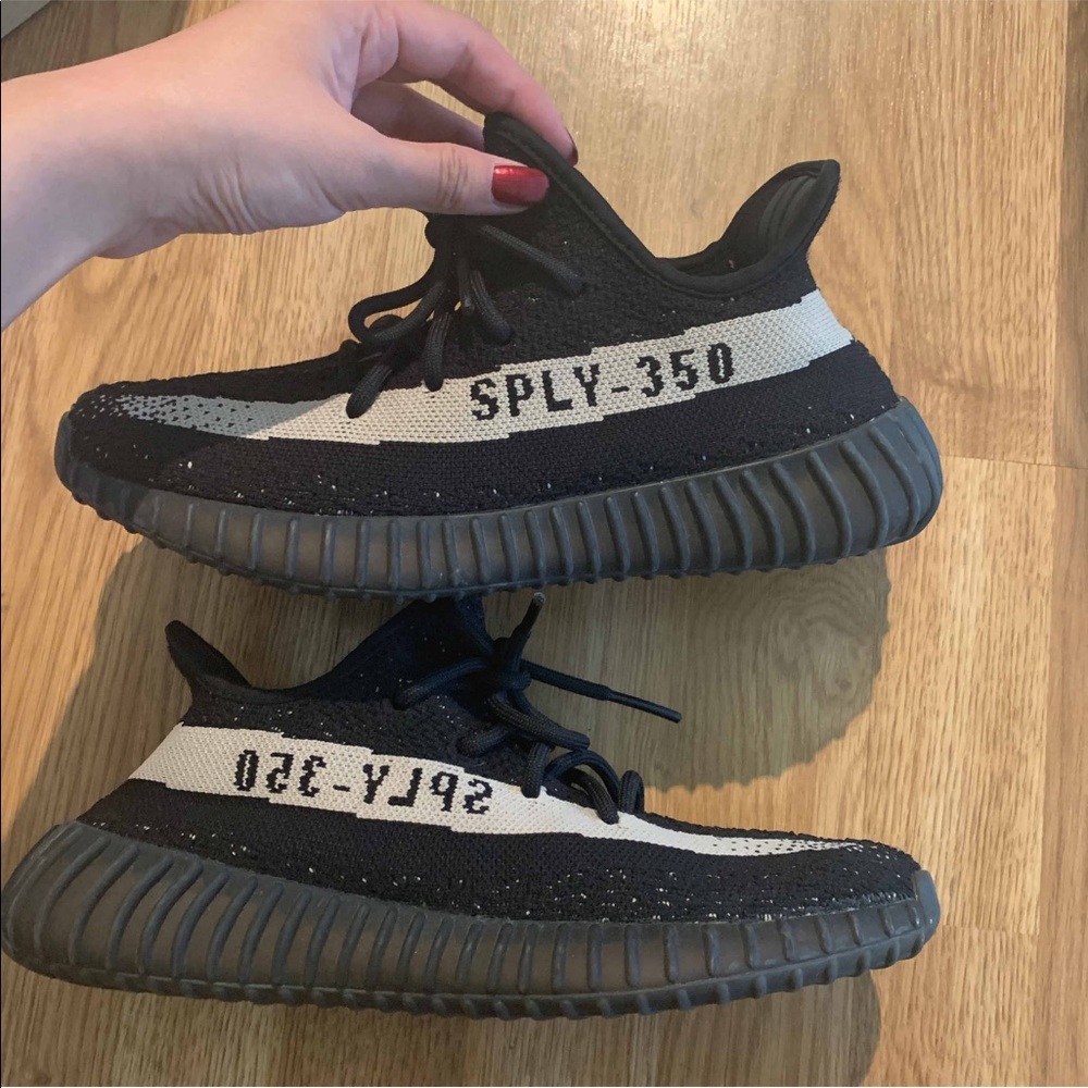 Yeezy 350 black white sneaker Oreo